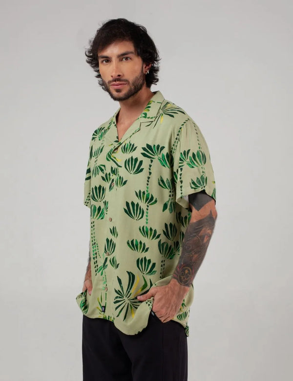 Men’s Acre Green Short-Sleeve Sport Collar Shirt