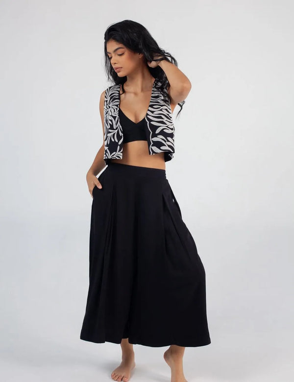 Arabia V-Neck Vest Black for Women