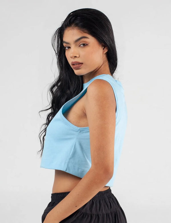 Women’s Lúpulo Light Blue High-Neck Crop Top